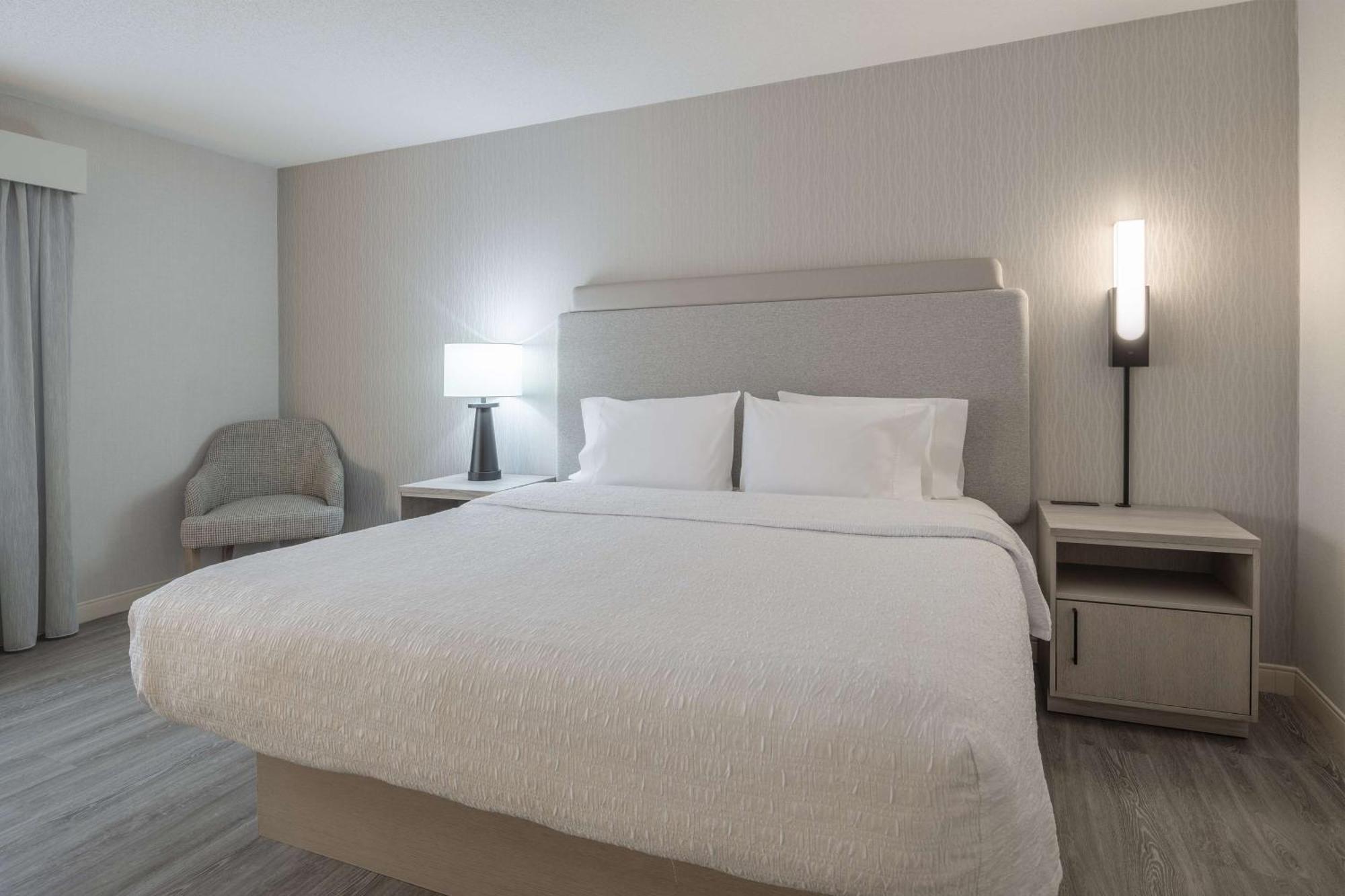 Hampton Inn & Suites By Hilton Moncton Exterior foto