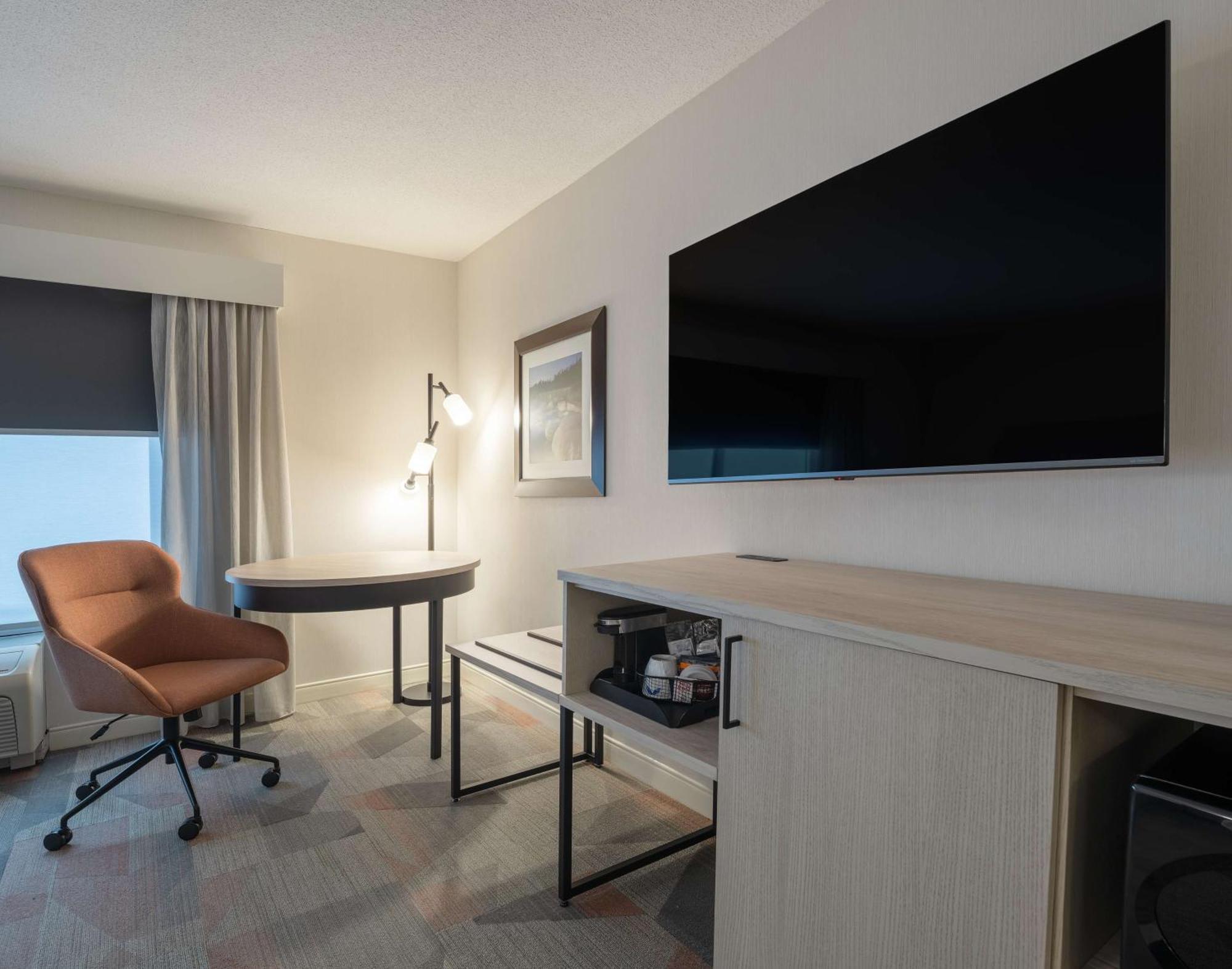 Hampton Inn & Suites By Hilton Moncton Exterior foto
