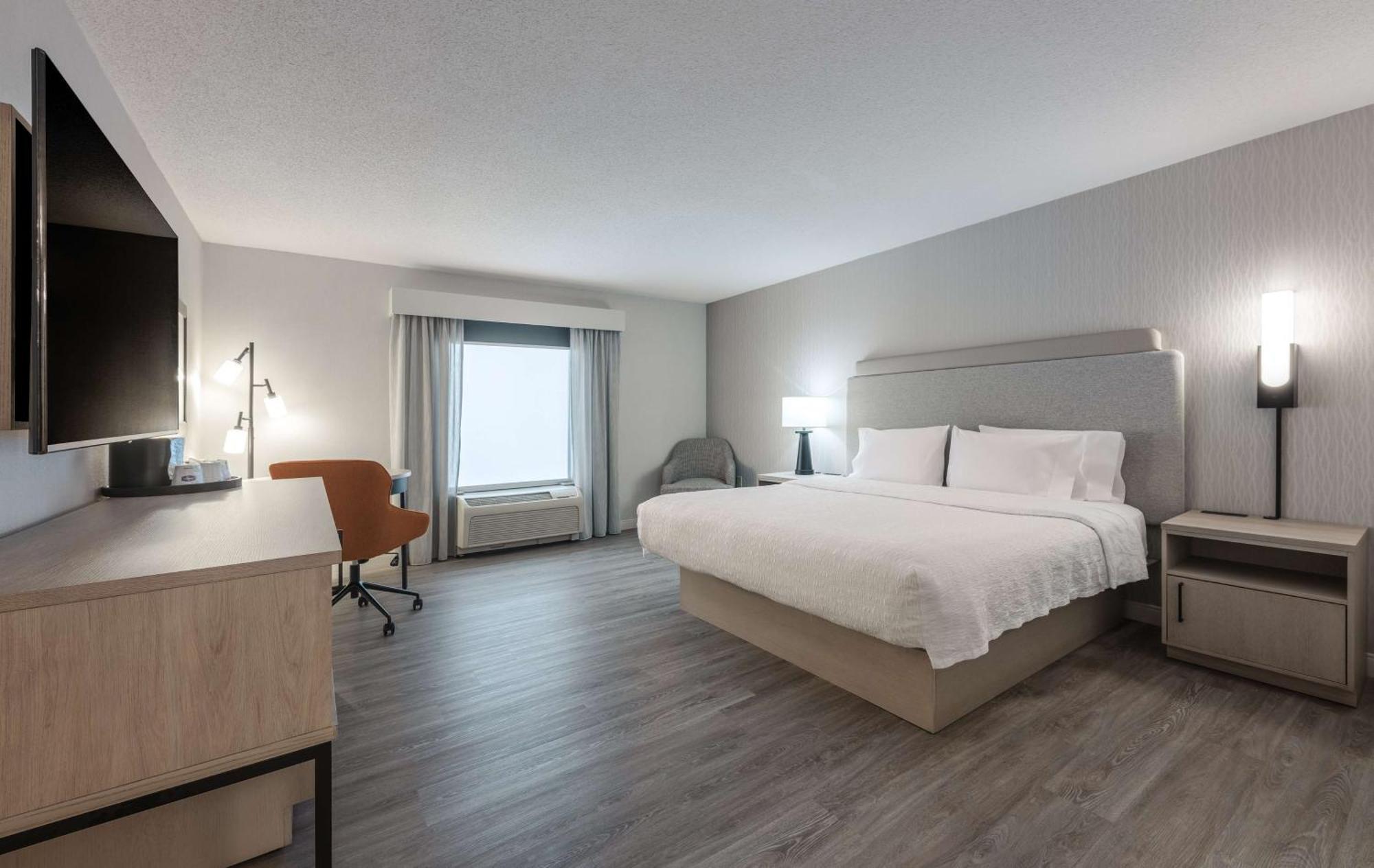 Hampton Inn & Suites By Hilton Moncton Exterior foto