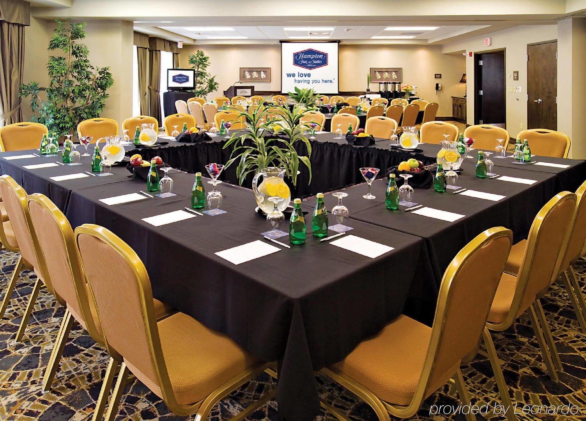 Hampton Inn & Suites By Hilton Moncton Negócio foto