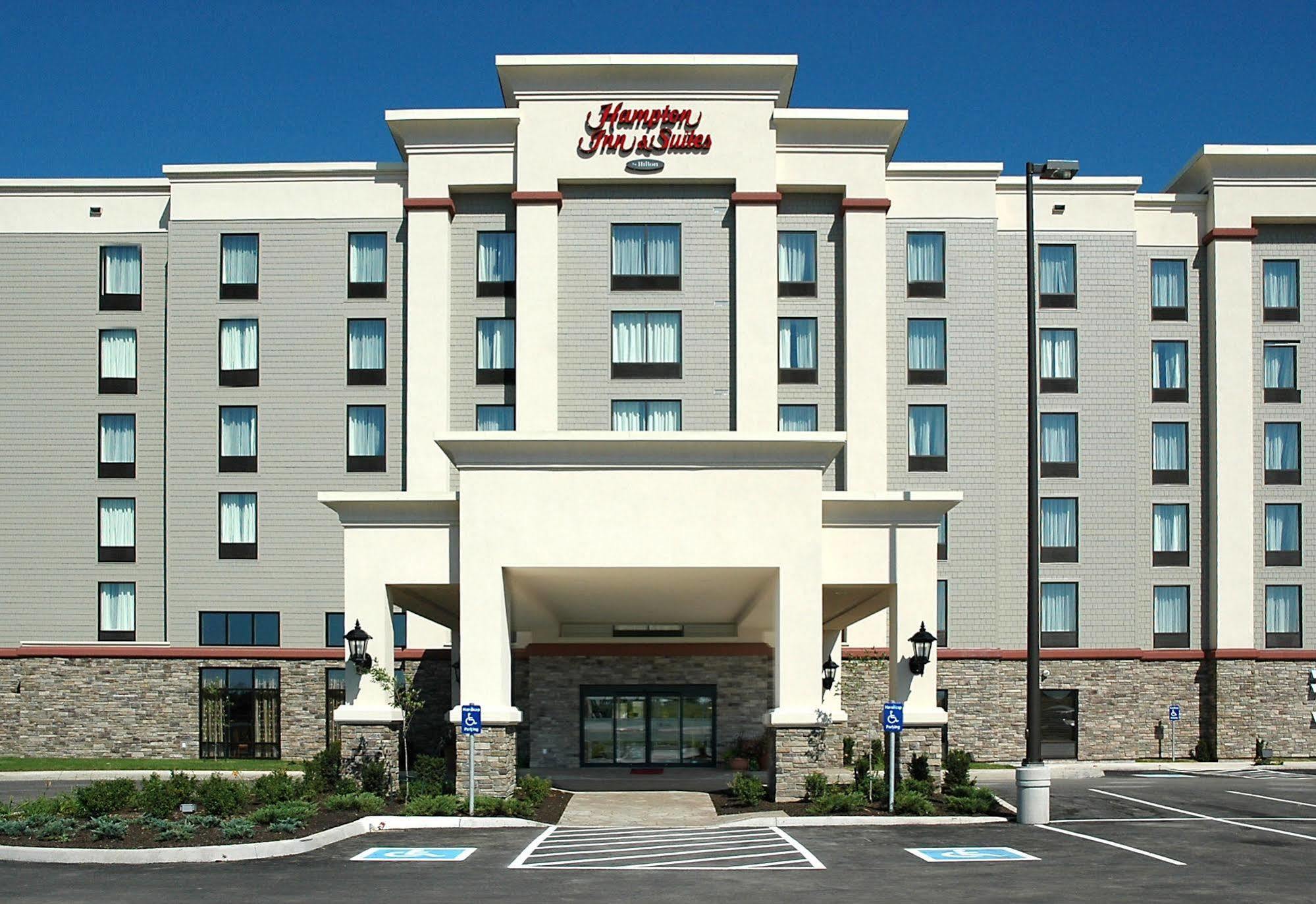 Hampton Inn & Suites By Hilton Moncton Exterior foto